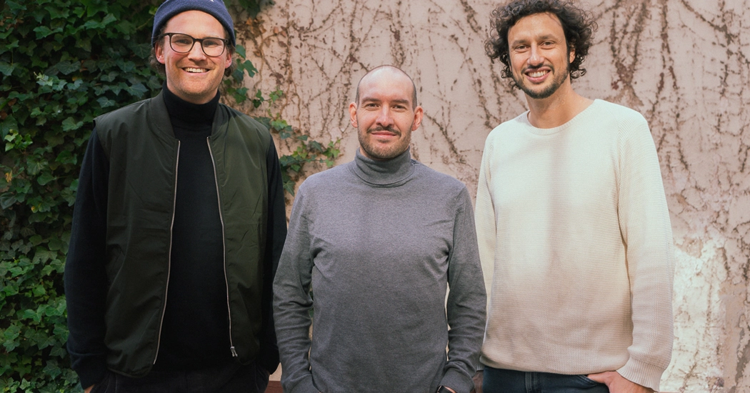 Die Gründer der Tomorrow GmbH: Jakob Berndt, Michael Schweikart und Inas Nureldin.